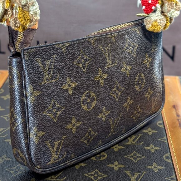 LOUIS VUITTON Pochette Accessoires Monogram Canvas Vintage - Picture 15 of 16